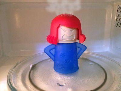 angry mama pulizia forno a microonde fornetto
